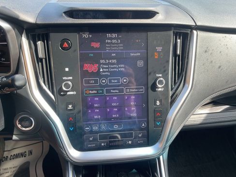 Used 2021 Subaru Outback Limited image 11