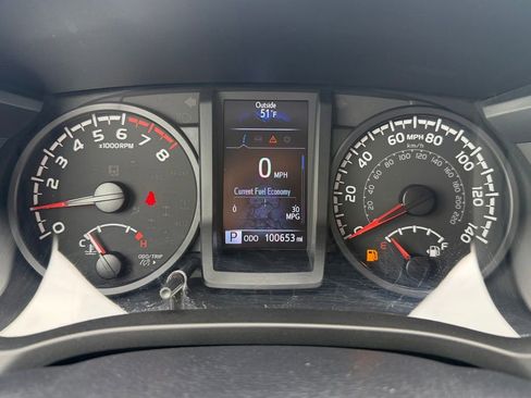 Used 2022 Toyota Tacoma SR AWD/4WD image 22