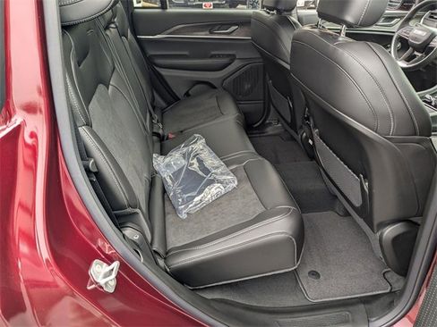 New 2026 Jeep Grand Cherokee Laredo image 31