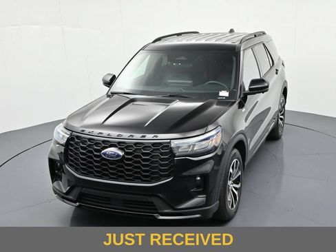 Certified 2025 Ford Explorer ST-Line AWD/4WD image 23