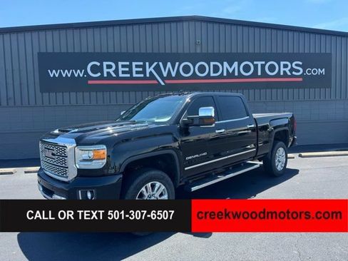 Used 2019 GMC Sierra 2500 Denali w/ Duramax Plus Package AWD/4WD image 1