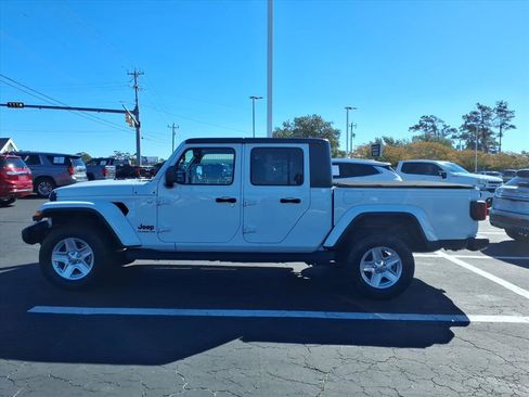 Used 2021 Jeep Gladiator Sport image 3
