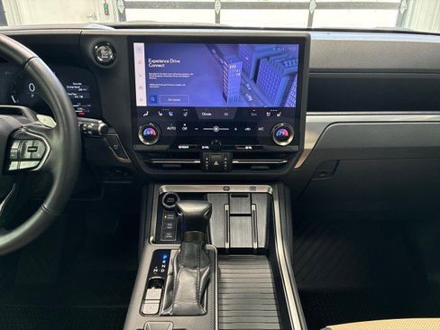 Used 2024 Lexus GX 550 AWD/4WD image 17