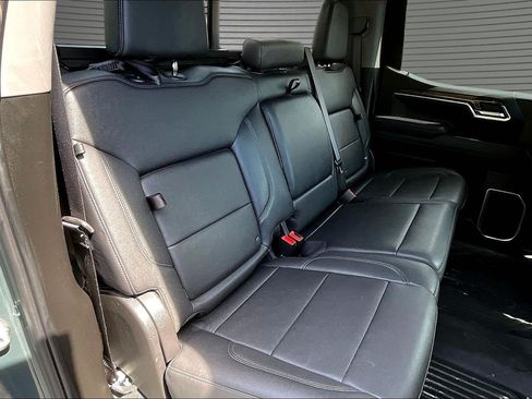 Used 2025 Chevrolet Silverado 1500 LT Trail Boss w/ Convenience Package II AWD/4WD image 17
