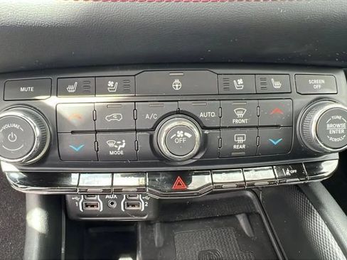 Used 2021 Dodge Durango R/T w/ Technology Group AWD/4WD image 27