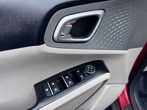 Used 2020 Kia Soul LX FWD image 19