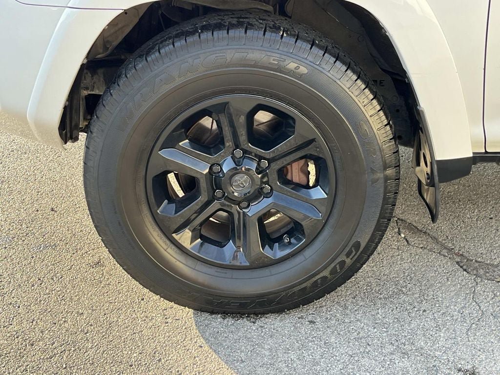 Used 2015 Toyota 4Runner SR5 RWD image 9