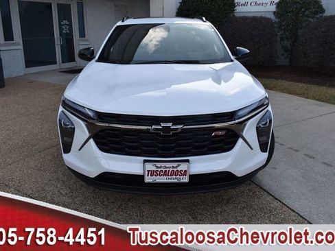 New 2026 Chevrolet Trax RS w/ Sunroof Package image 4