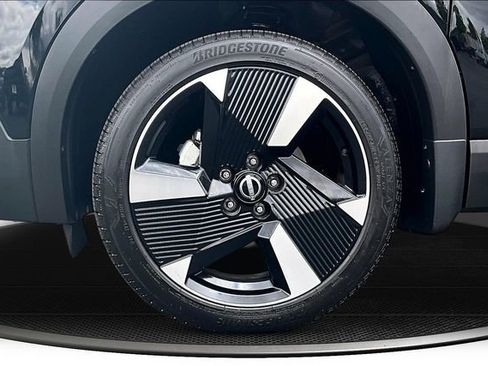 Certified 2025 Nissan Kicks SR AWD/4WD image 31