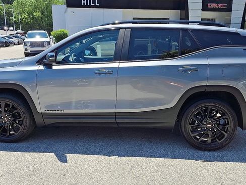Certified 2023 GMC Terrain SLE w/ Driver Convenience Package AWD/4WD image 6