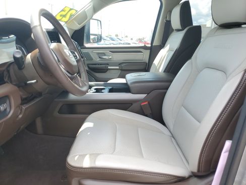 Used 2025 RAM 1500 Laramie AWD/4WD image 15