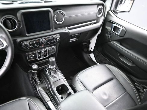 Used 2022 Jeep Wrangler Unlimited Sahara w/ Cold Weather Group image 14