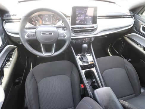 Used 2025 Jeep Compass Sport w/ Mopar Graphics Package AWD/4WD image 6