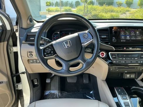 Certified 2019 Honda Pilot Touring image 13
