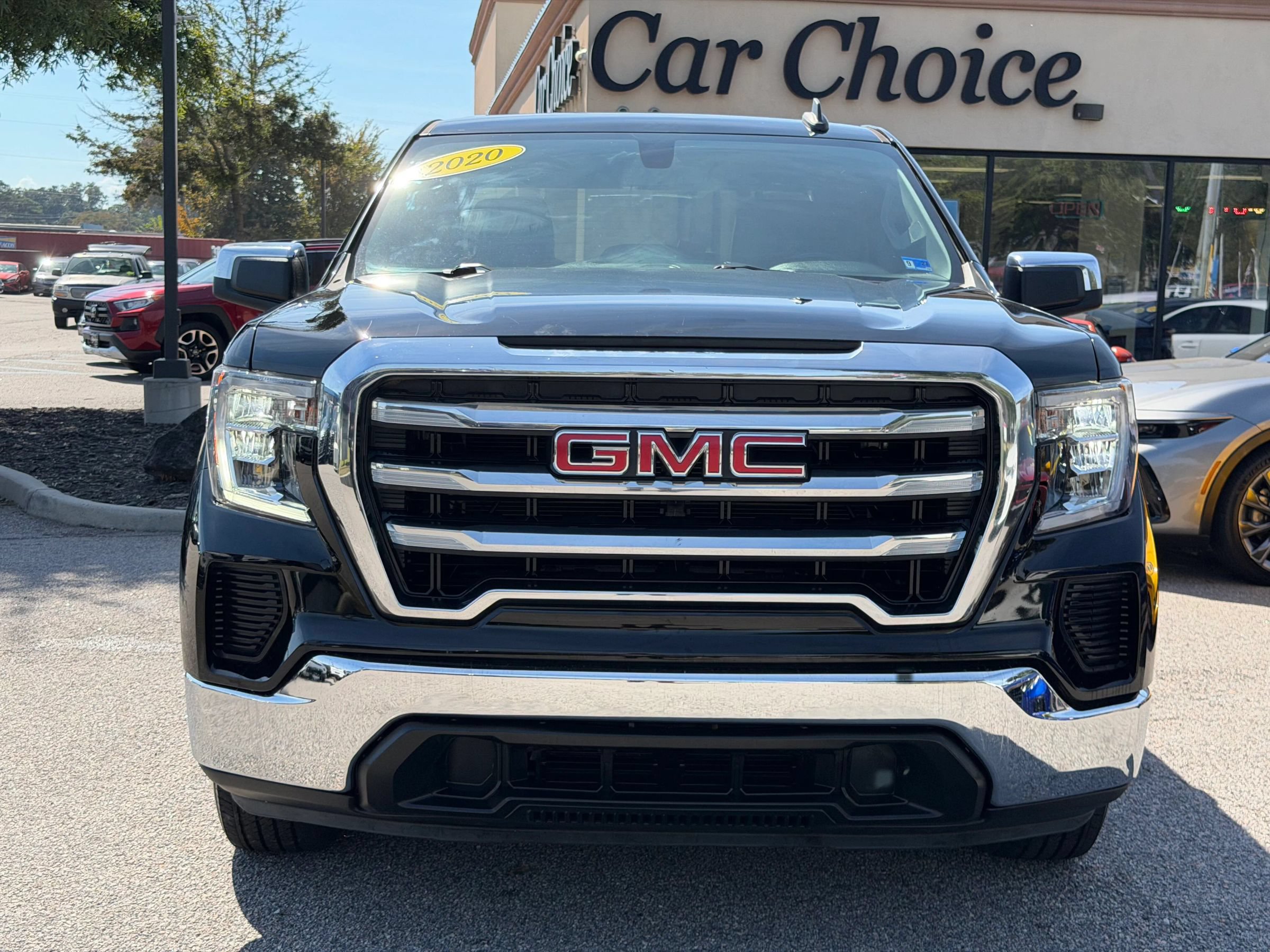 Used 2020 GMC Sierra 1500 SLE w/ SLE Value Package RWD image 3