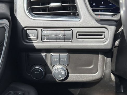 Used 2023 Chevrolet Suburban RST RWD image 19