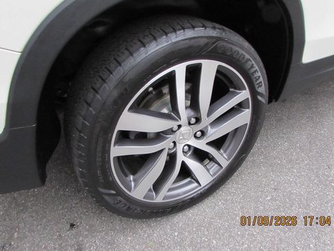 Used 2017 Honda Pilot Elite image 12