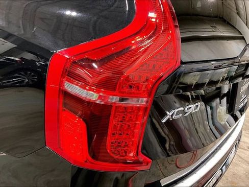 Certified 2023 Volvo XC90 B6 Ultimate w/ Lounge Package image 32