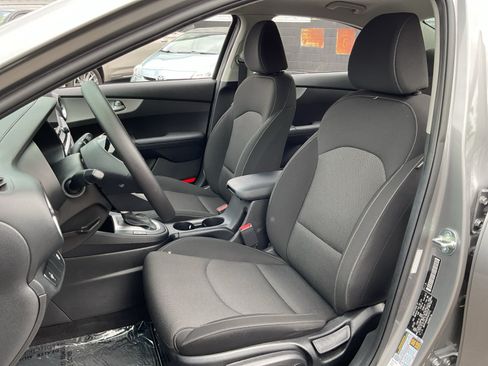 Used 2023 Kia Forte LXS FWD image 18