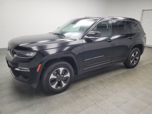 Used 2023 Jeep Grand Cherokee 4WD 4xe image 2