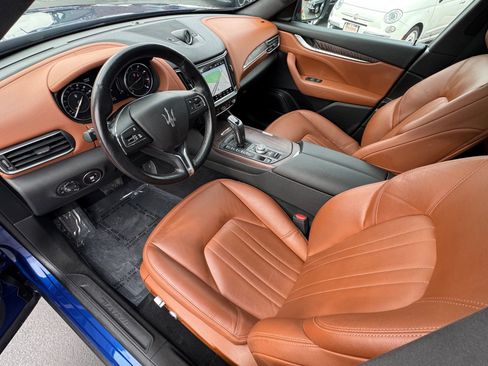 Used 2022 Maserati Levante GT image 3