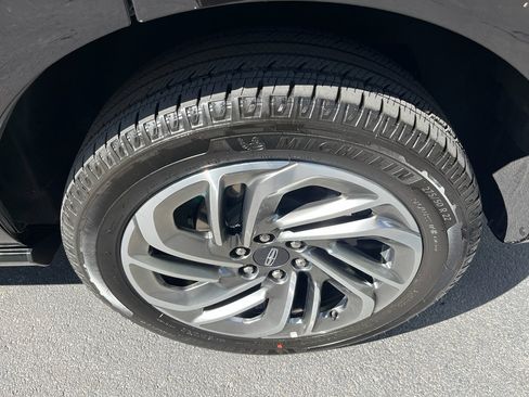 Used 2025 Lincoln Navigator Reserve AWD/4WD image 11