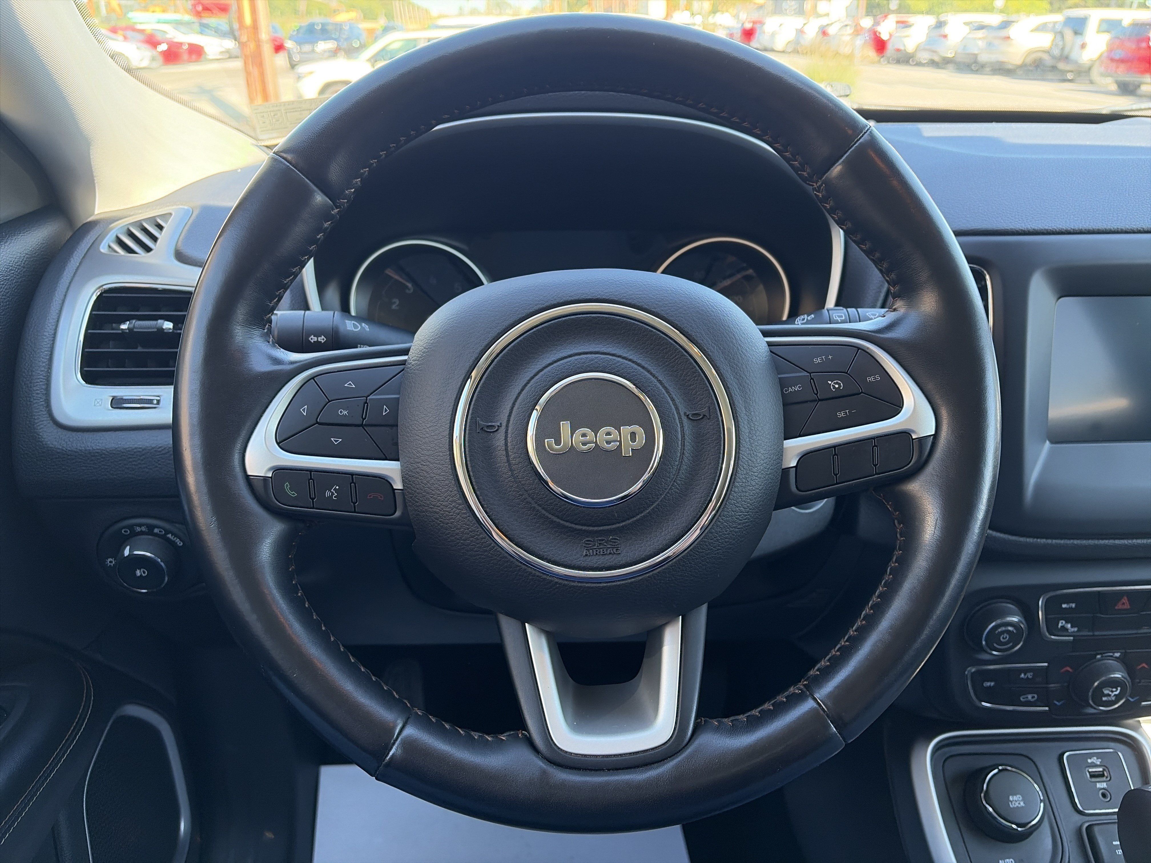 Used 2018 Jeep Compass Latitude w/ Popular Equipment Group AWD/4WD image 17