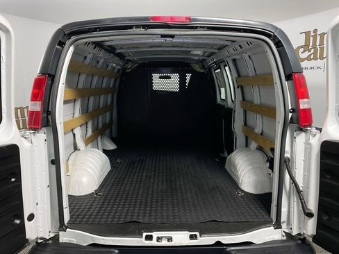 Used 2024 GMC Savana 2500 w/ Driver Convenience Package image 20