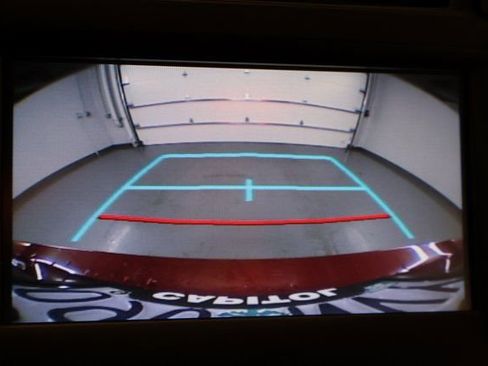 Used 2016 Toyota Camry XLE image 25