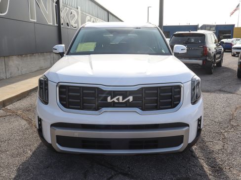 Used 2025 Kia Telluride S FWD image 2