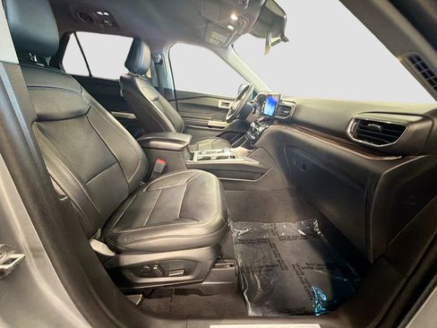 Used 2023 Ford Explorer Limited AWD/4WD image 34