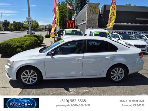 Used 2015 Volkswagen Jetta SE FWD image 4