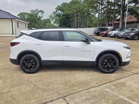Used 2024 Chevrolet Blazer LT w/ Convenience Package FWD image 24