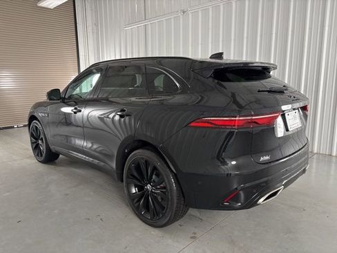 Used 2025 Jaguar F-PACE R-Dynamic S image 9