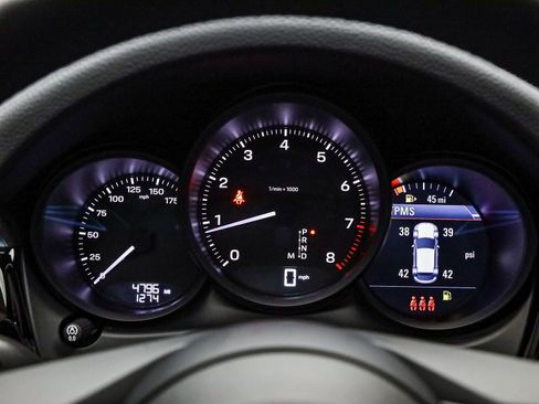 Certified 2025 Porsche Macan image 29