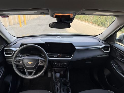 Used 2025 Chevrolet TrailBlazer LT image 31