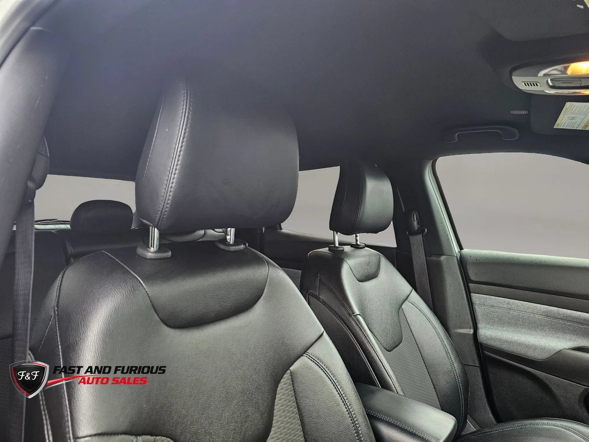 Used 2024 Jeep Compass Latitude AWD/4WD image 14