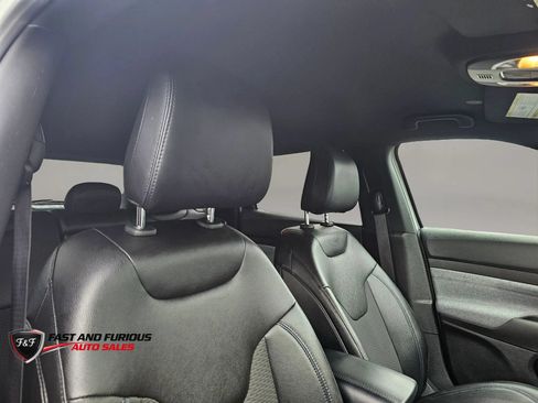 Used 2024 Jeep Compass Latitude AWD/4WD image 14