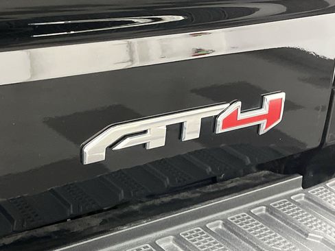 Certified 2025 GMC Sierra 1500 AT4 w/ Technology Package AWD/4WD image 9