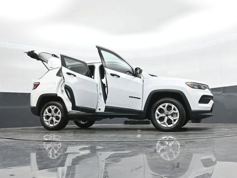 Used 2025 Jeep Compass Sport AWD/4WD image 51