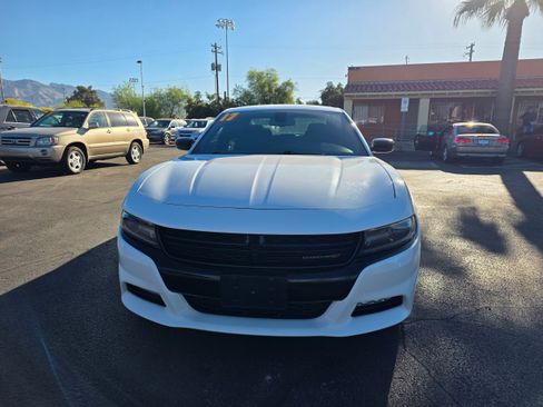 Used 2017 Dodge Charger SXT w/ Blacktop Package image 8