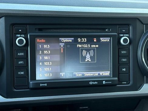 Used 2018 Toyota Tacoma SR5 image 17