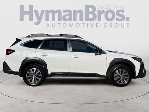 Used 2025 Subaru Outback Premium AWD/4WD image 2