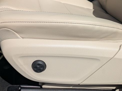 Used 2024 Mercedes-Benz GLE 450 4MATIC image 29