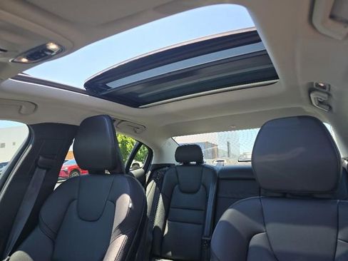 Used 2022 Volvo S60 B5 Momentum w/ Premium Package image 4