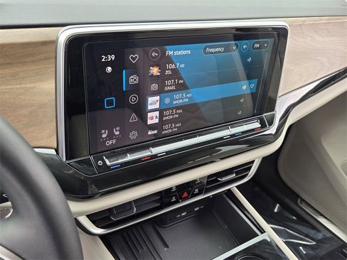 Certified 2025 Volkswagen Atlas SE image 21