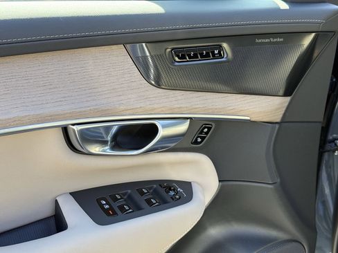 New 2026 Volvo XC90 B6 Plus image 16