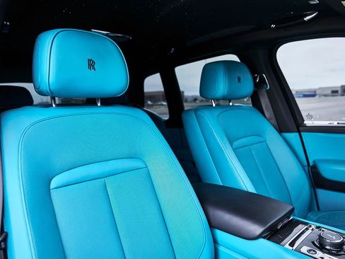 Used 2025 Rolls-Royce Cullinan Black Badge image 48