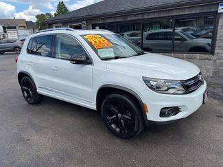 Used 2017 Volkswagen Tiguan Sport image 1