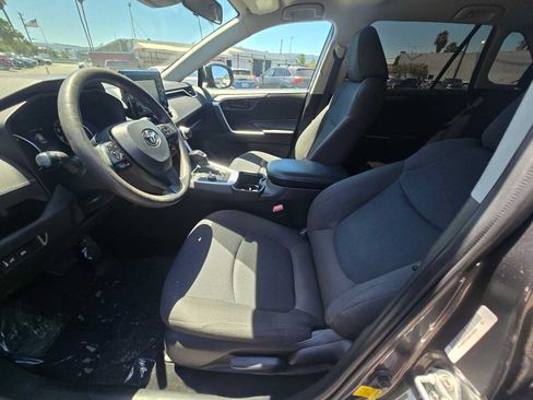 Used 2022 Toyota RAV4 LE AWD/4WD image 21